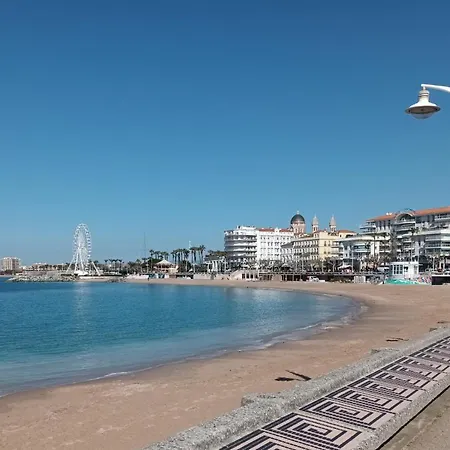 Lalou Piscine Trois A Villa Fréjus